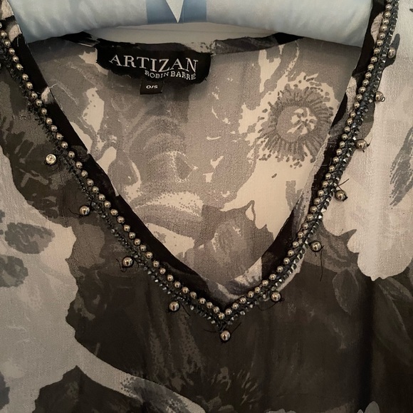 NWOT.  Gorgeous, flowy, sheer, cover-up. $16 - Picture 3 of 4